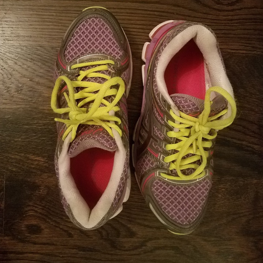 Asics running shoes size 6